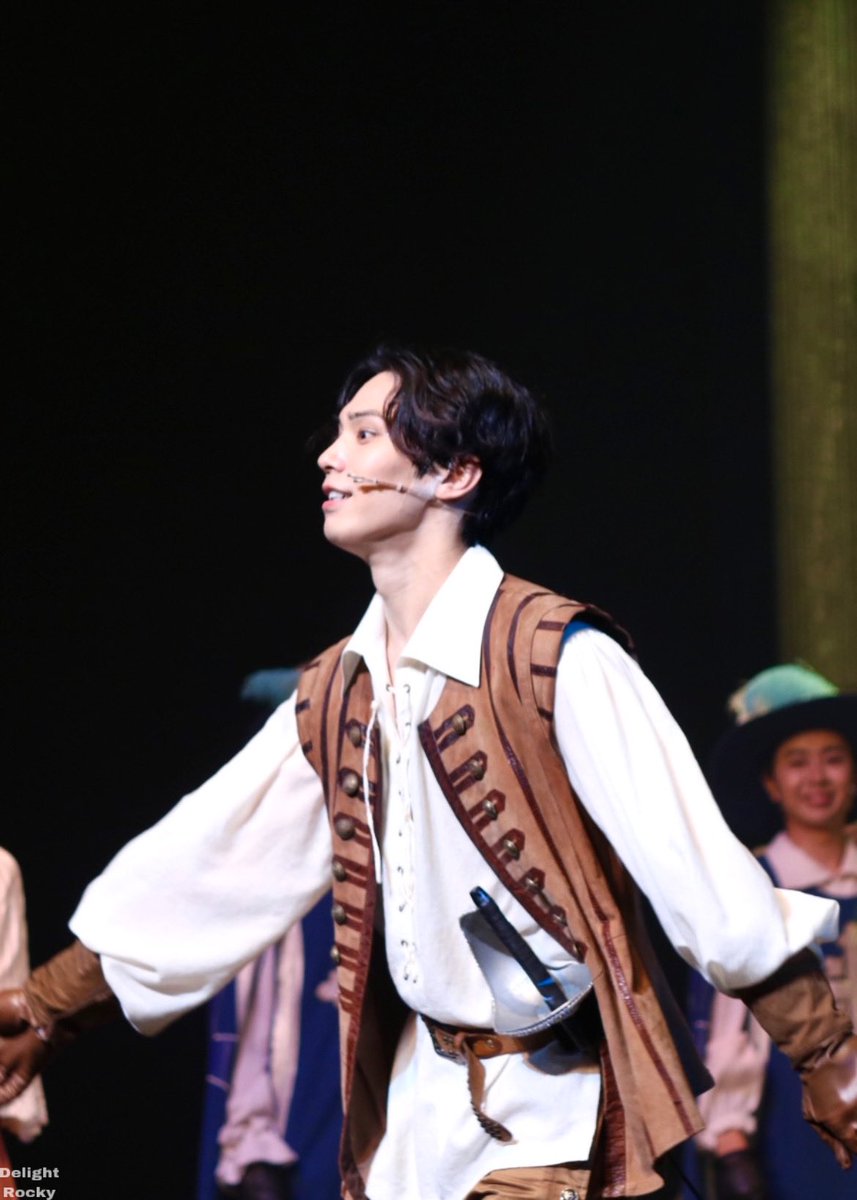 Delight_Rocky's tweet photo. 220917 뮤지컬 삼총사 #라키 
멋있는 거 혼자 다 하는 사람 https://t.co/qD3lXE3u9a