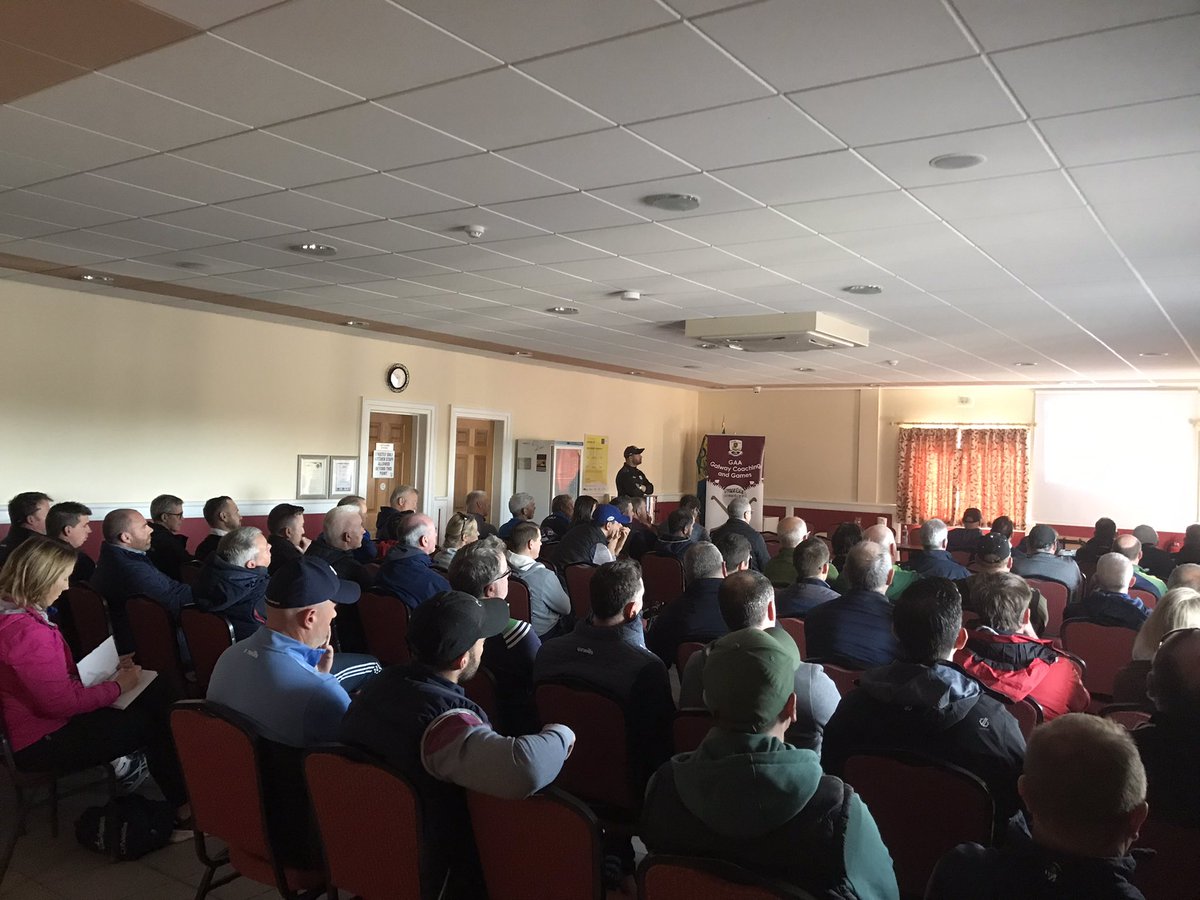 CoachingGalway's tweet photo. Full house here for our @Galway_GAA Coaching workshop in Loughgeorge this morning.

📔Turning Attacks into Scores

#Learning #coaching https://t.co/FVFcyeU80g