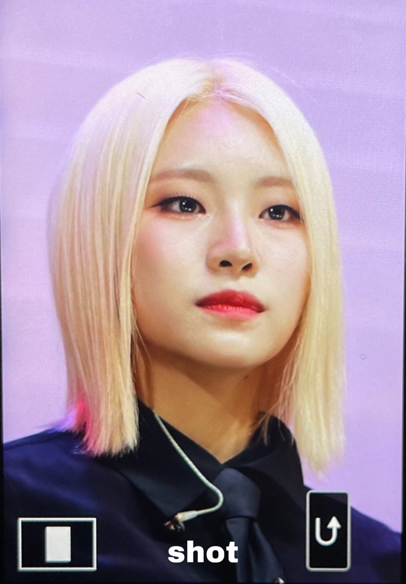 shot_220916's tweet photo. 220916 @mimiirose_YESIM #미미로즈 #mimiirose #윤지아 #지아 https://t.co/hzJ5R4eZdL