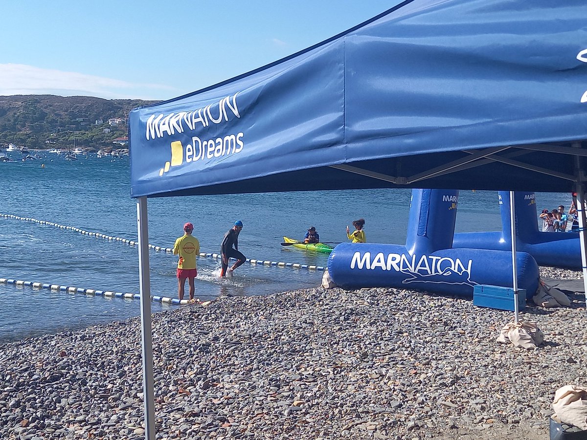 instajuarez's tweet photo. Es primer en arribar a meta.
Rafa Cabanillas.
#marnaton #Cadaqués https://t.co/HaSmdFMVzj