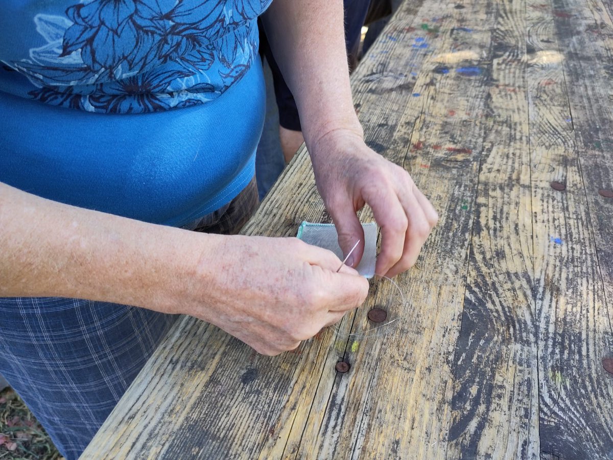 ProgettoBridges's tweet image. Esperimento di co-costruzione delle #litterbag le sonde biologiche che saranno interrate in diversi luoghi di @ParcoNordMilano sia oggi che nei prossimi giorni in oltre 25 siti della zona urbana e periurbana di Milano   
👉progetto-bridges.it/piattaforma/do…
#CitizenScience #InTERRA