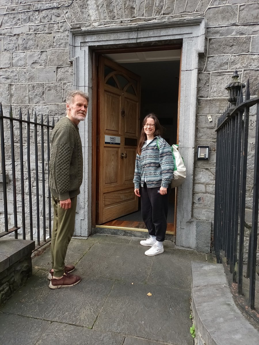 siobhandances's tweet photo. Buíochas ó chroí leis na maoinitheoirí, an bhfoireann agus an lucht féachanna a tháinig go dtí an seó aréir.  🙏 

@artscouncil_ie @Corkcoco  @DanceIreland @EnaGaeltachta  @DanceCorkFC @ionadculturtha  @TyroneGuthrie @DanceLimerick https://t.co/Or5iw8VTlg