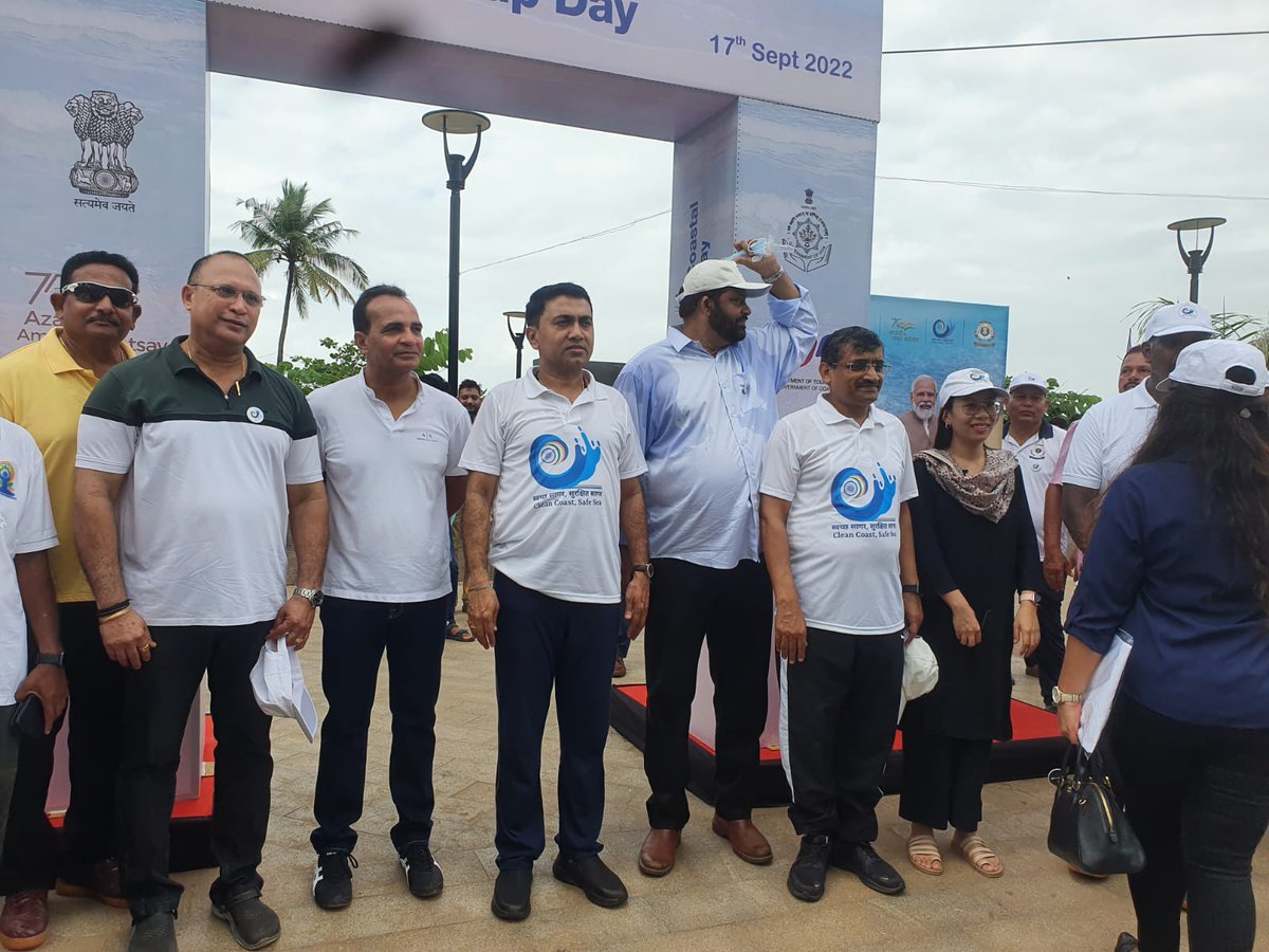 GlennTiclo's tweet photo. Participated in the #CleanlinessDrive at #MiramarBeach as part of the #SwachhSagarSurakshitSagar initiative, on the occasion of #InternationalCoastalCleanUpDay, along with Hon'ble #ChiefMinister of Goa @DrPramodPSawant, (1/4) https://t.co/b1qnOFTgZZ