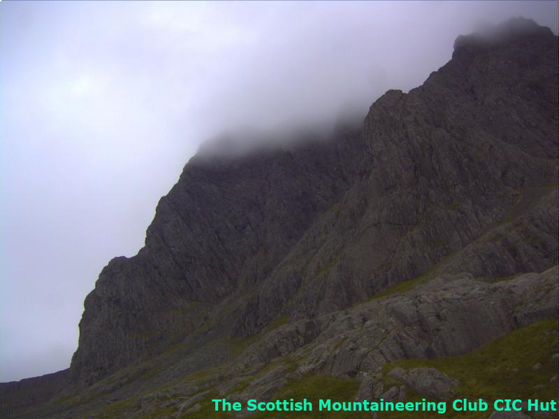 cicwebcam's tweet photo. #cichut #northface #bennevis #mountaineering Current weather. 5.97C, humidity 86.7%, recent gust 6mph, direction N https://t.co/kyIE02Ya1f