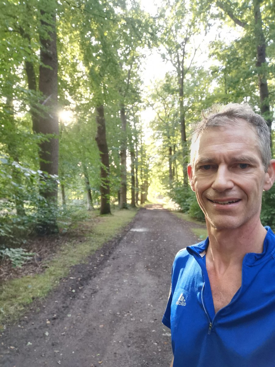 RobFeorline's tweet photo. Post-rona recovery run - went well considering? Nice fresh chill in the air, winter is coming! https://t.co/4hKctoQIl5