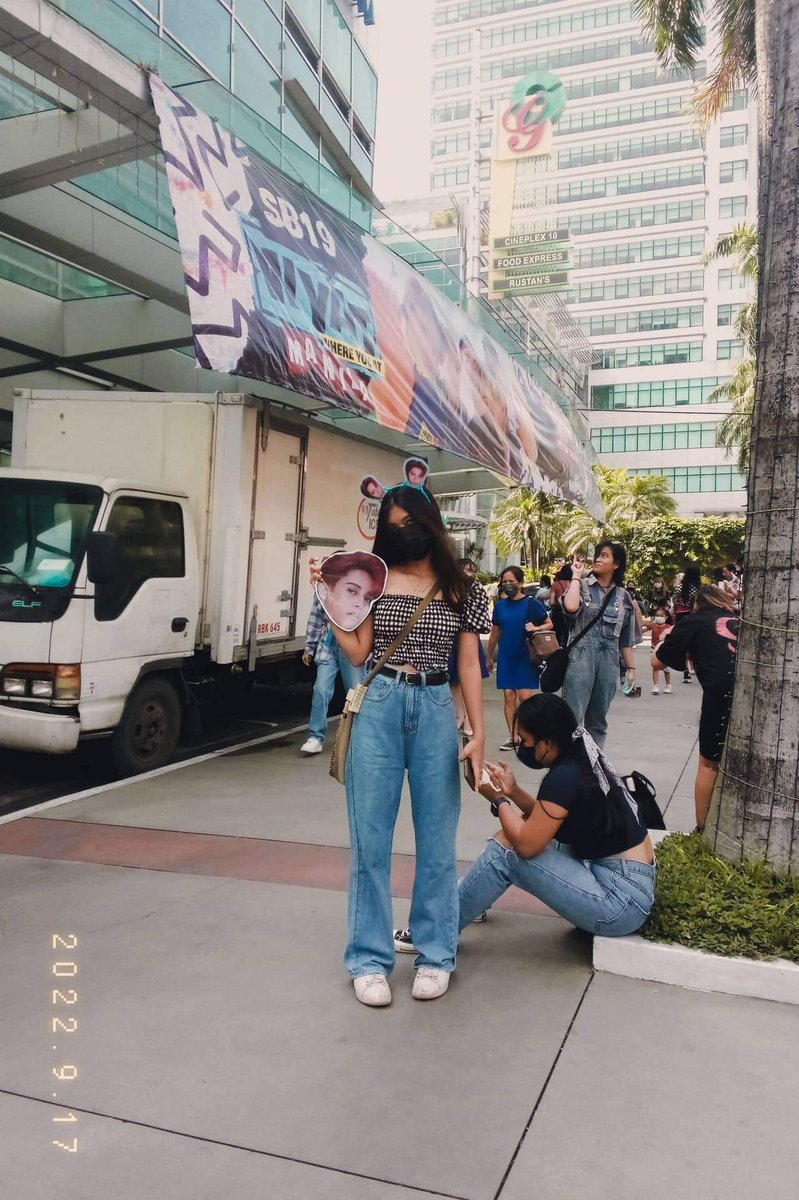 Kentolala1206's tweet photo. 💙💙💙

@SB19Official #SB19    
#WYATKickoffConcert
#WYATFlashMobAtAranetaCity https://t.co/7TsEqjOVAM