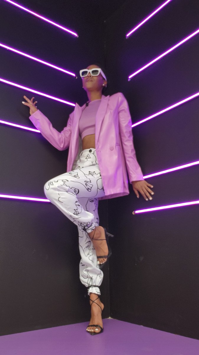 callherthato's tweet photo. #FLEXperience with @SamsungMobileSA this was taken by my fighter the #GalaxyZFilp4 what a star…out of this galaxy 😏 https://t.co/uBhWBtBf3A