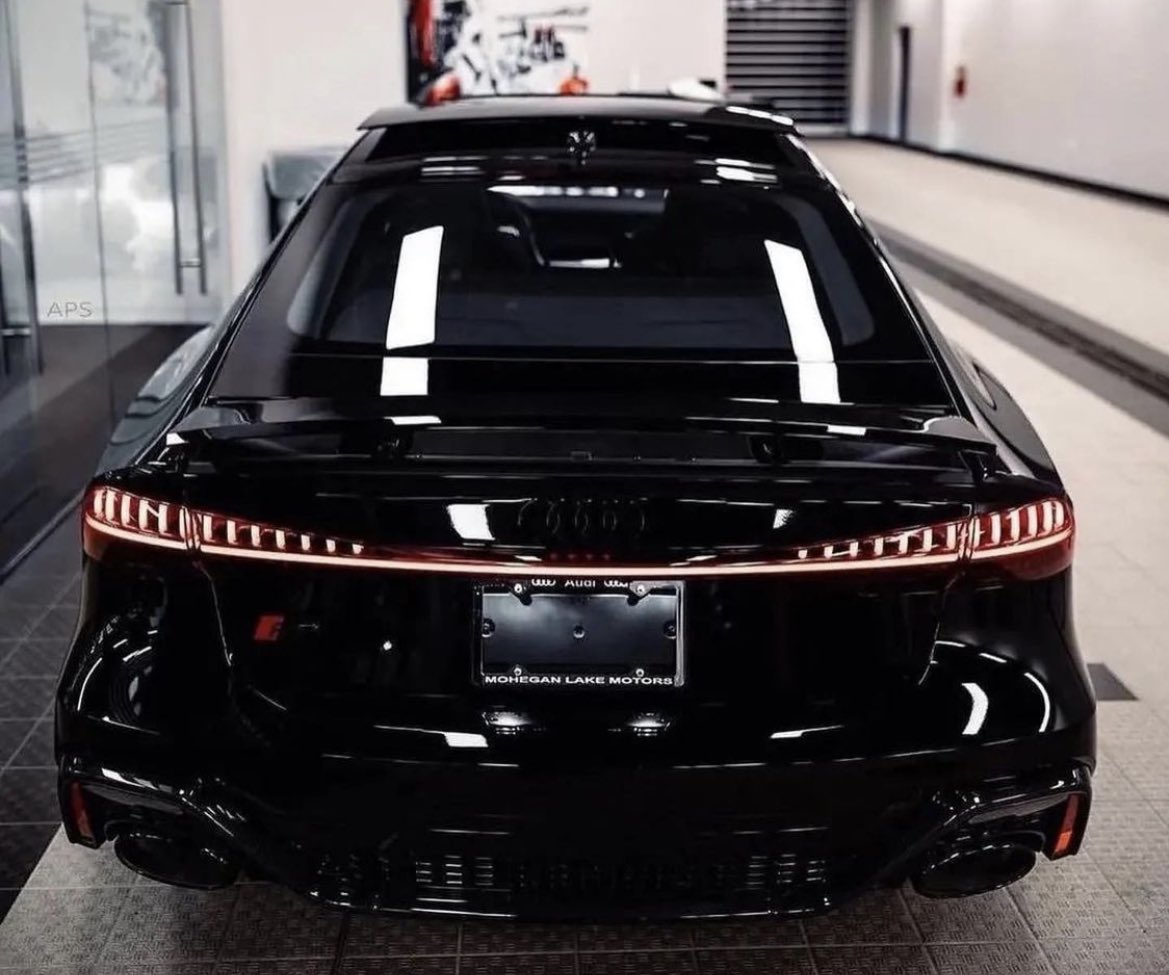 LuxuryCars365's tweet photo. Blacked Out Audi RS7 ♠️ https://t.co/LSZhR7xiVL