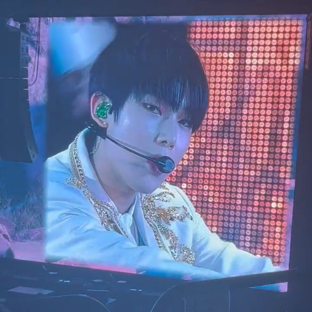 SUNOO IS SO PRETTY OMG