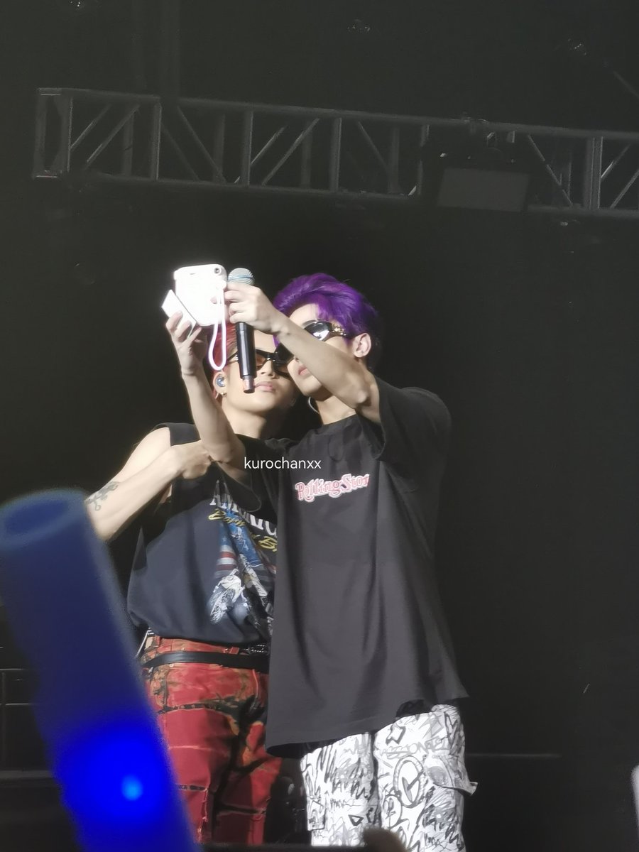 kurochanxx's tweet photo. TEAM ROCKET ❤💜

A'TIN SHAKES ARANETA CITY
@SB19Official #SB19       
#WYATKickoffConcert https://t.co/AcJIooEyO5