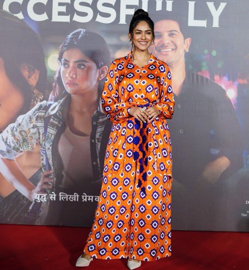 mrunal0801's tweet photo. Thank you Mumbai media 🙏🏼😇🦋
#SitaRamam https://t.co/ySHBKKO5YW
