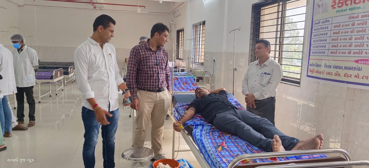 THOIDAR's tweet photo. આજે મા.પ્રધાનમંત્રી શ્રીનરેન્દ્રભાઇ મોદી સાહેબના જન્મદિવસ નિમિતે ઈડર તાલુકા આરોગ્ય કચેરી,આત્મવલ્લભ અને ત્રિમૂર્તિબ્લડબેંક ના સંકલનથી એસ.ડી.એચ.ઈડર,બડોલી અને ઉમેદપુરા ગામે બ્લડ ડોનેશન કેમ્પનું આયોજન કરી 39 બોટલ બ્લડ એકઠું કરવામાં આવ્યું.@CdhoSabarkantha @sabarkanthadp @CollectorSK https://t.co/M2vWK0BAVC