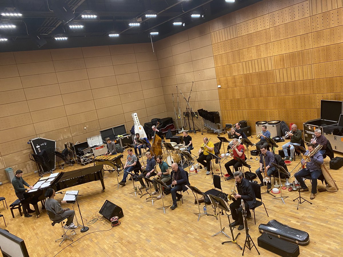 Fascinating Rhythm waking us up this morning! Rehearsing for <a href="/clifdenarts/">clifdenartsfestival</a> with Dana Masters and <a href="/cormagiomusic/">CormacMcCarthy</a>