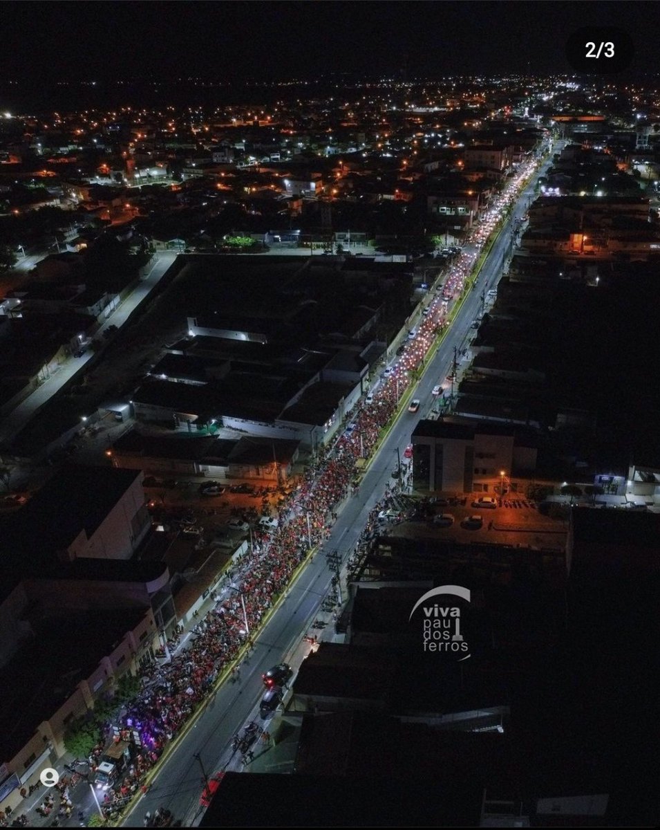 aldemirrn's tweet photo. Manifestação gigante ontem de @LulaOficial e @fatimabezerra na cidade de Pau dos Ferros/RN. Sem a presença de nenhum dos dois candidatos e uma multidão de gente na rua. #LulaNo1oturno #fatimagovernadora #omelhorvaicomeçar #paudosferros https://t.co/XtGXsSCPej