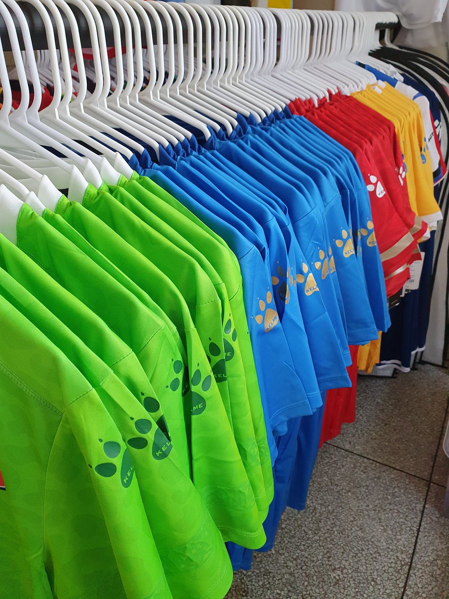 MystiqueJerseys's tweet photo. ⏰️ Premier League Giveaway ⏰️

We are giving away a Mystery Football Jersey if Harry Kane 🏴󠁧󠁢󠁥󠁮󠁧󠁿 scores against Leicester City today!

➡️ https://t.co/s6kAUEVpyj 

To enter:
♻️ Retweet
🤝 Follow us https://t.co/d8W2lqlW69