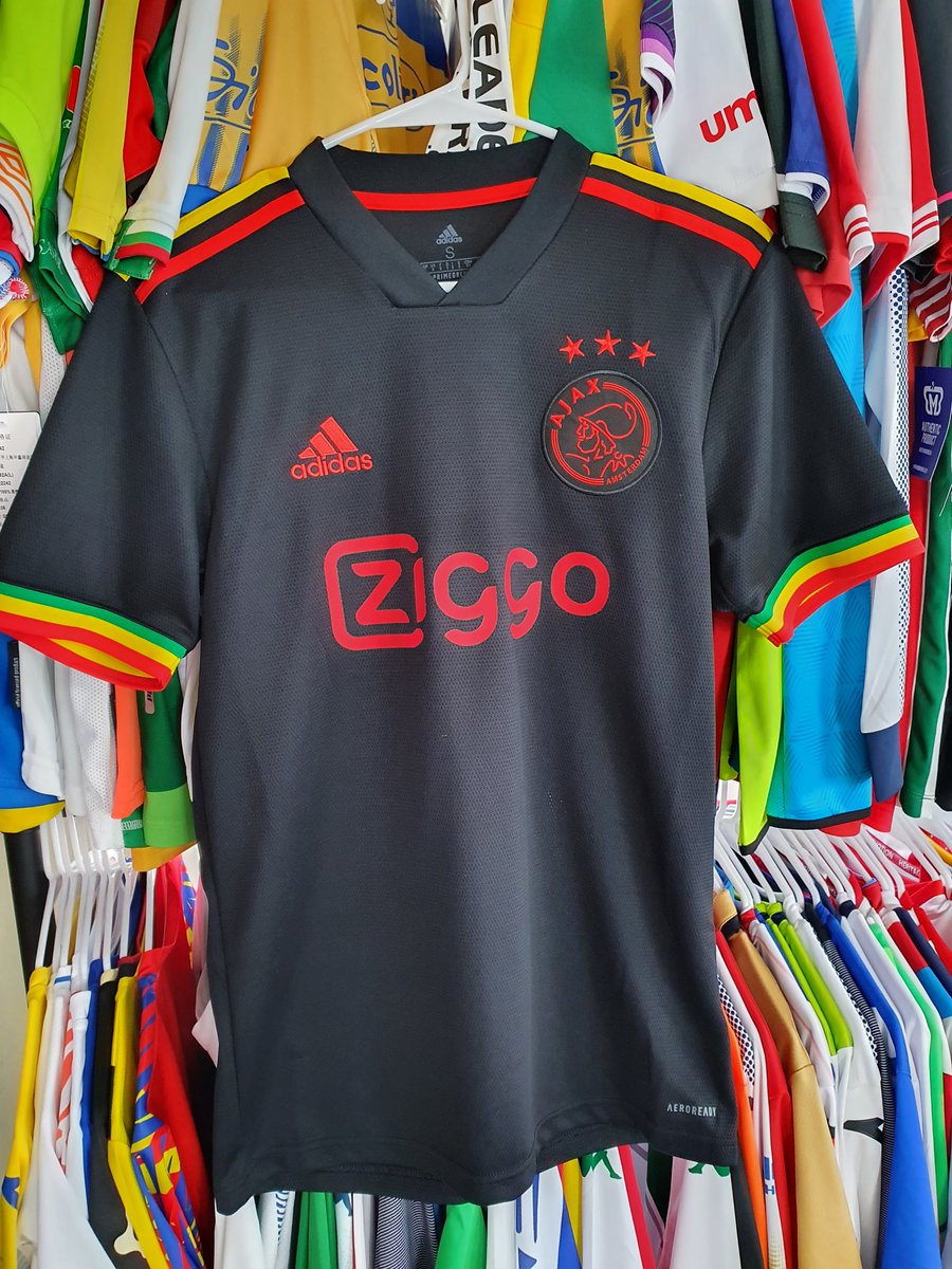 MystiqueJerseys's tweet photo. ⏰️ Premier League Giveaway ⏰️

We are giving away a Mystery Football Jersey if Harry Kane 🏴󠁧󠁢󠁥󠁮󠁧󠁿 scores against Leicester City today!

➡️ https://t.co/s6kAUEVpyj 

To enter:
♻️ Retweet
🤝 Follow us https://t.co/d8W2lqlW69