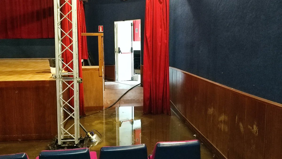 AjFelanitx's tweet photo. Aquest dissabte el batle @AjFelanitx @jmonserrat76 ha reunit als portaveus per valorar la situació després de pluja caiguda divendres #Felanitx
@SolerCatalina #JoanAznar @xiscoduarte @mlluismestre @JD_Riocalmado exceptuant portaveu VOX @MariaVidal4890 s'han interessat pels danys https://t.co/mYAmga5oHa