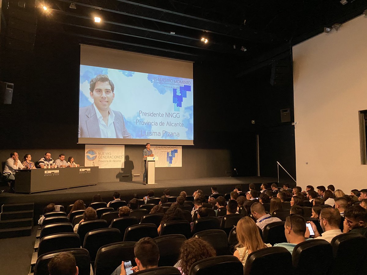 NNGG_Es's tweet photo. Hoy estamos en Elche acompañado a @nngg_alc en su XI Congreso provincial extraordinario.

Muchas gracias @LuismaPizana por el gran trabajo al frente de la organización y mucha suerte en esta nueva etapa. 

¡A por todas! 💪🏻 https://t.co/F6sdZhUXtc