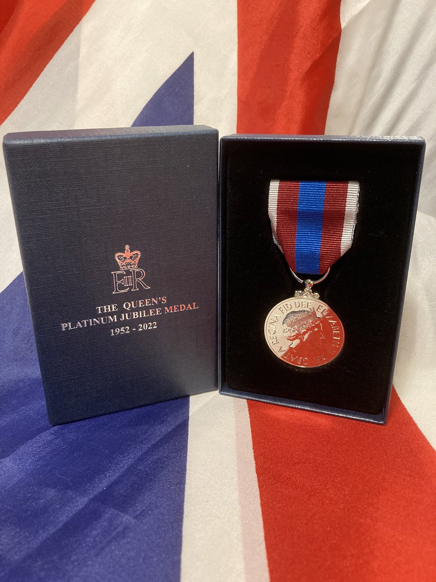 Swift2Kevin's tweet photo. I received The Queen’s Platinum Jubilee Medal today via the Royal Mail. Thank you Ma’am for the 70 years you served as our Queen for which I served only half of your time in the RAF. You were the best Boss ever. RIP Your Majesty. https://t.co/UXG4UdPeUS