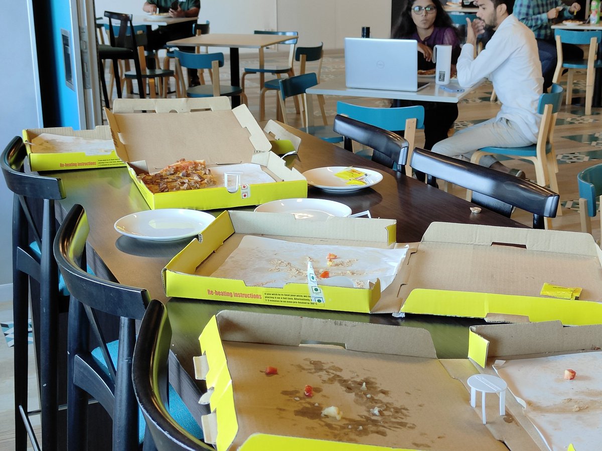 hackmum's tweet photo. After a deep dive into #dotnetmaui and halfway through the workshop, its time for a pit stop and networking. #dotnetmauimum22 https://t.co/oIUqEoiRSm