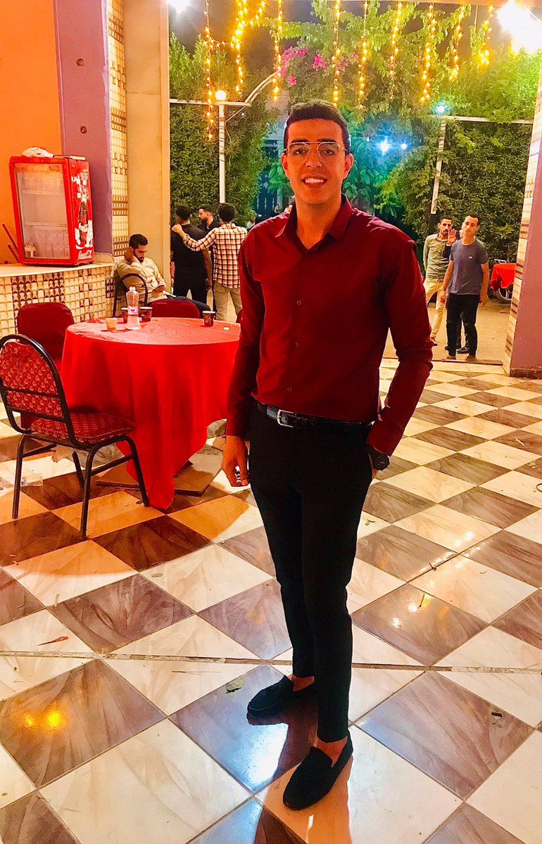 لسه هنعيش ايام حلوه ولسه هننجح ولسه قدامنا الطريق طويل لسه فينا النفس الحمدلله ♥️🖇