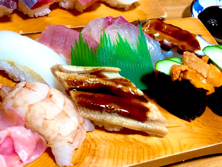 お寿司〜🤤🍣 みんな台風には気をつけてね🥹 来週のこの時間は スカイBBQガーデンです(*´-`)