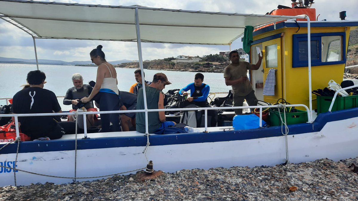 UeTunisie's tweet photo. Départ des plongeurs pour nettoyer le fond marin
#eubeachcleanup #capzbib @AmbUeTunisie @TounesRecyclage https://t.co/PgKRNmOEVq