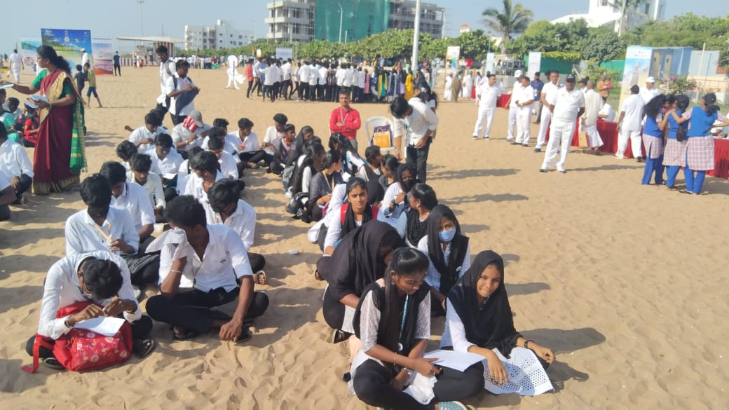 Nss_Stcas107_Ch's tweet photo. @_NSSIndia @NSSChennai 

Thiruvanmiyur Beach Cleaning. | 17.09.2022 https://t.co/eDdic8UOhG
