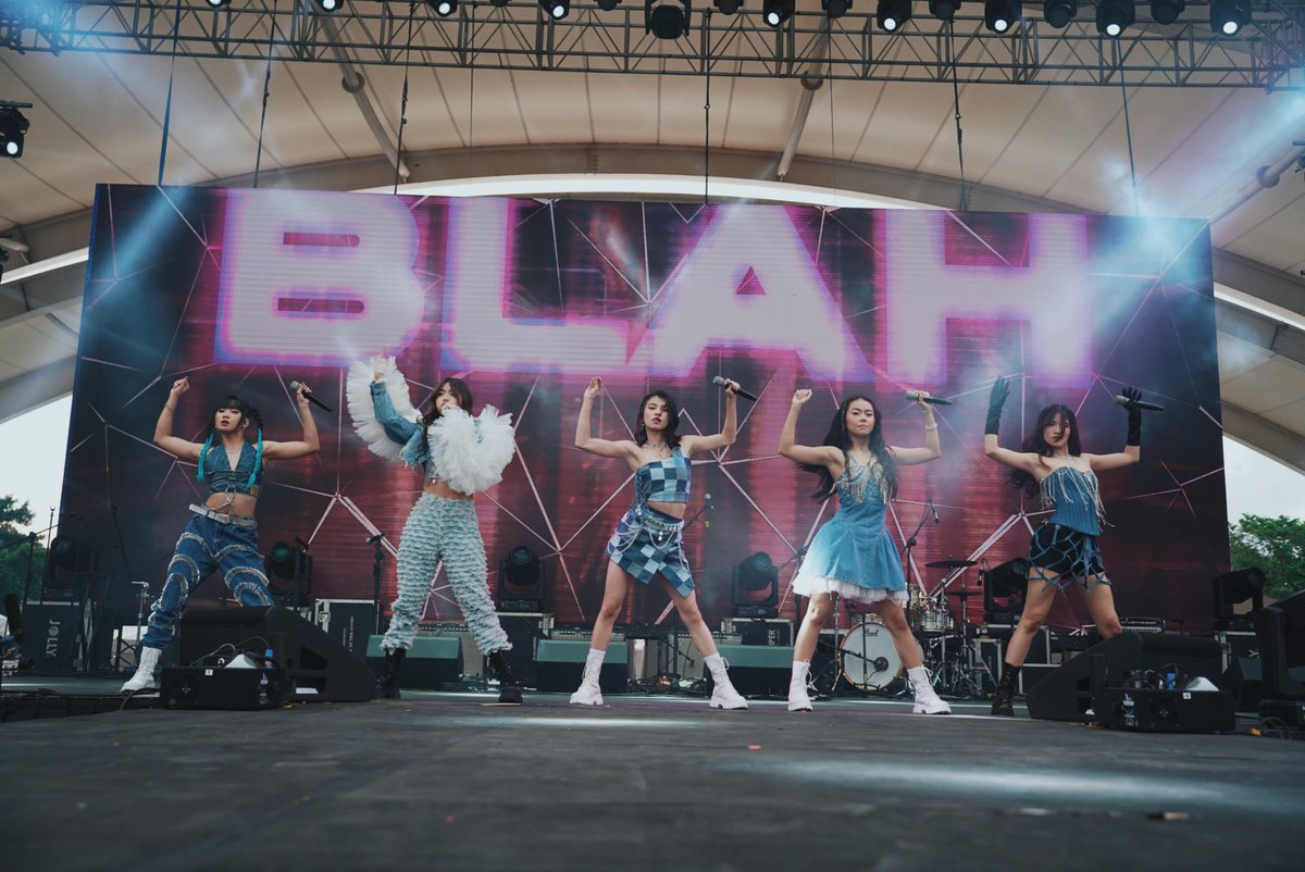 enjoyGLOBE's tweet photo. Coming in hot back here at #GMusicFest with @KAIAOfficialPH's moves and grooves! 💃 Catch their #ExtraGDayEveryday performance at: https://t.co/xf14ROJove https://t.co/FNXF90UfOr