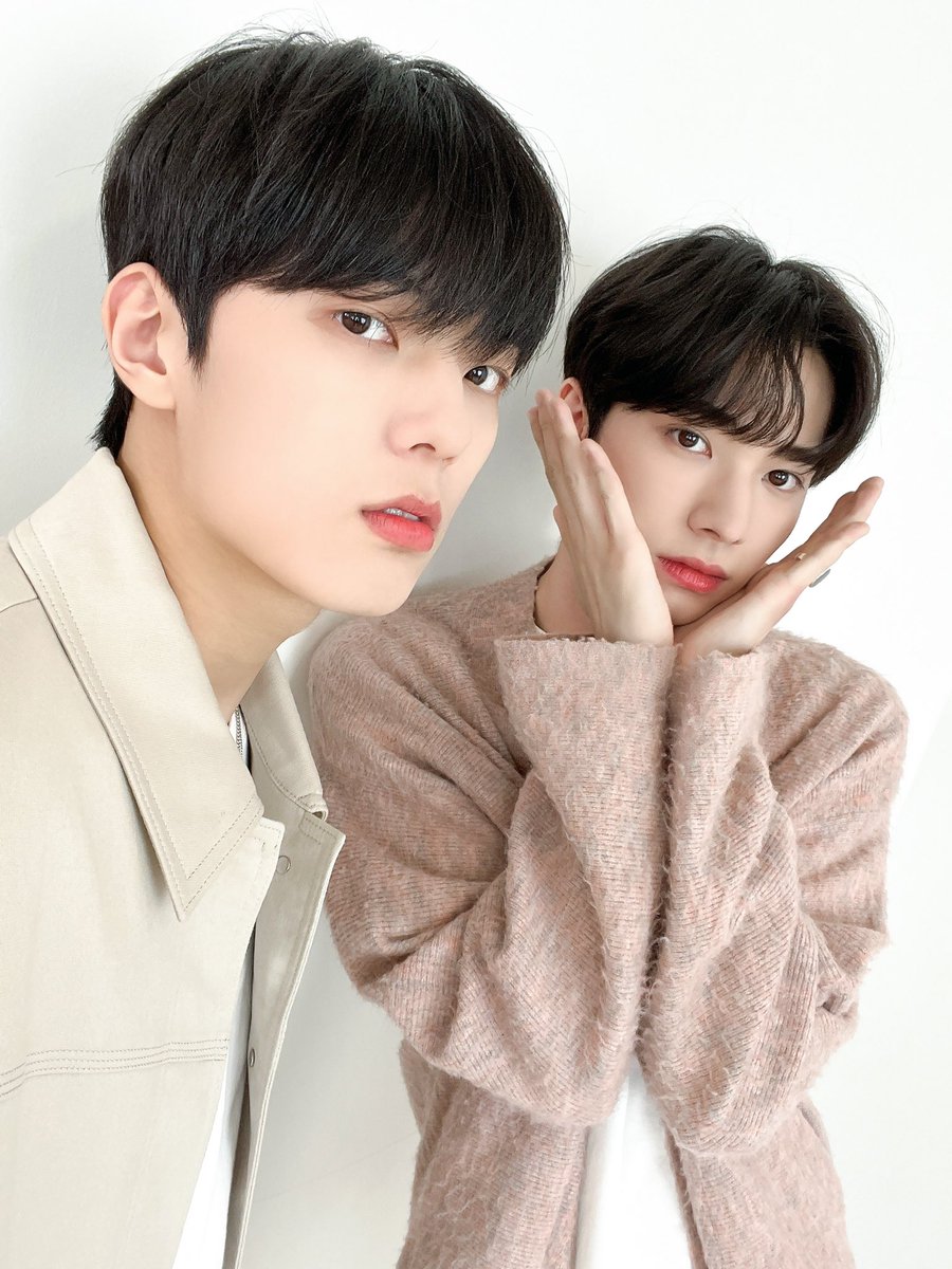 whib_official's tweet photo. 연습생 커리큘럼 3편의 조감독 진범입니다😊 감독님은 좋은 추억이었다고 하셨는데 저 또한 좋은 추억이었습니다(?) 다음에는 제가 메인으로 감독 이름을 달고! 콘텐츠를 디렉팅 하는 날이 오기를 여러분도 같이 기원해 주세요!! 😍

#진범 #jinbeom
#MIC #madeincjes
#trainee #연습생 #씨제스연습생 https://t.co/NVbcvrNQN3