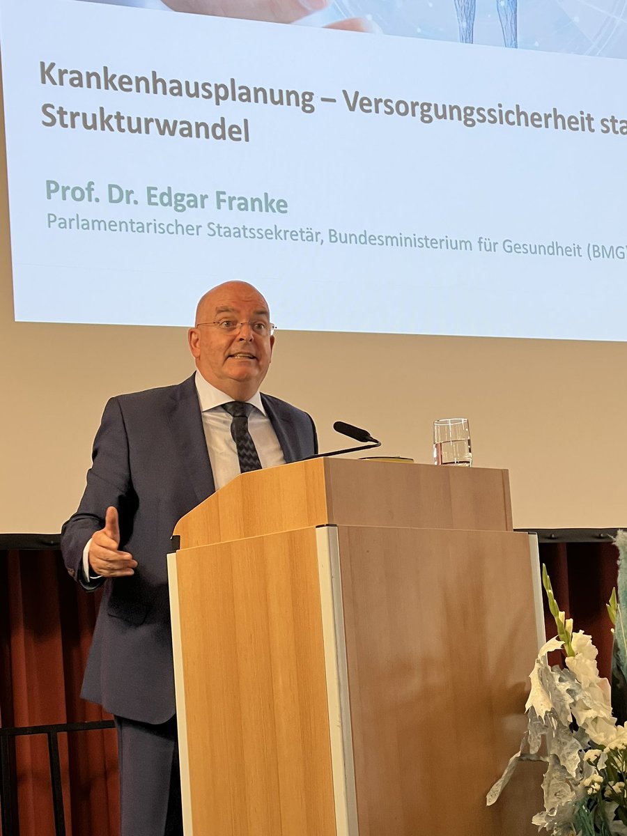 Hessischen Krankenhaustag in Offenbach.

Der Bund hat die Kliniken in der Pandemie mit über 21 Milliarden zusätzlich finanziell unterstützt!
Und er wird auch in diesem Winter an ihrer Seite stehen!

#hessischerkrankenhaustag2022
#BMG
#krankenhaus
#pandemie
#Krankenhausplanung