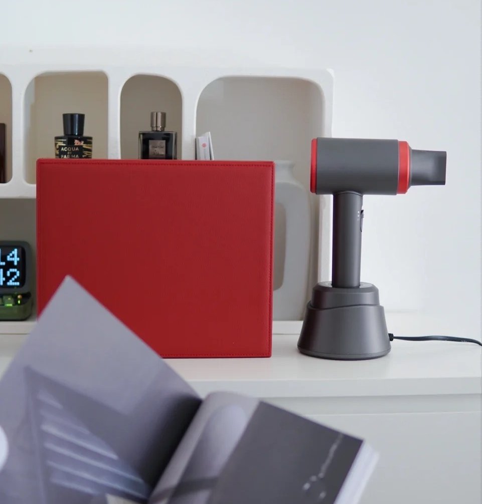Lyluxshop's tweet photo. Have a nice weekend!❤️
#lylux #hairdryer #gift #cordlessdesign #design #haircare #hairsalo #beauty #portable #shiny #maintain #healthy #dyson #dysonhair #dysonhairdryer #streighthair #negativeion #simple #stylish #durability https://t.co/lcn7xPkNas