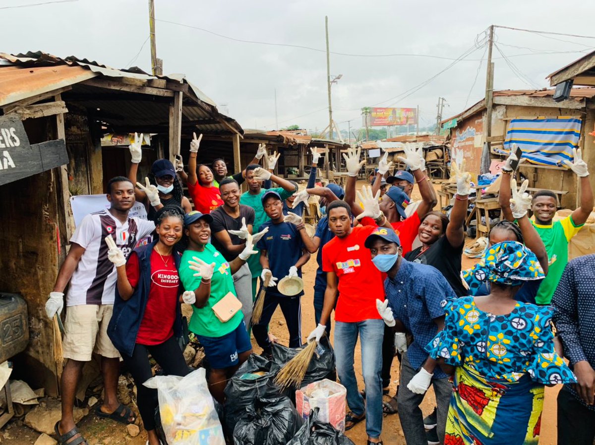 rotaibadaneclub's tweet photo. Today, we steppee out to execute the "One Zone, One Market Clean Up project" and we had fun while doing so
#ImagineRotary #raceclubofpacesetter 
#RotaractD9125
#OneZoneOneMarketCleanUpProject

We have fun while serving humanity. https://t.co/7HtwbfTkY8