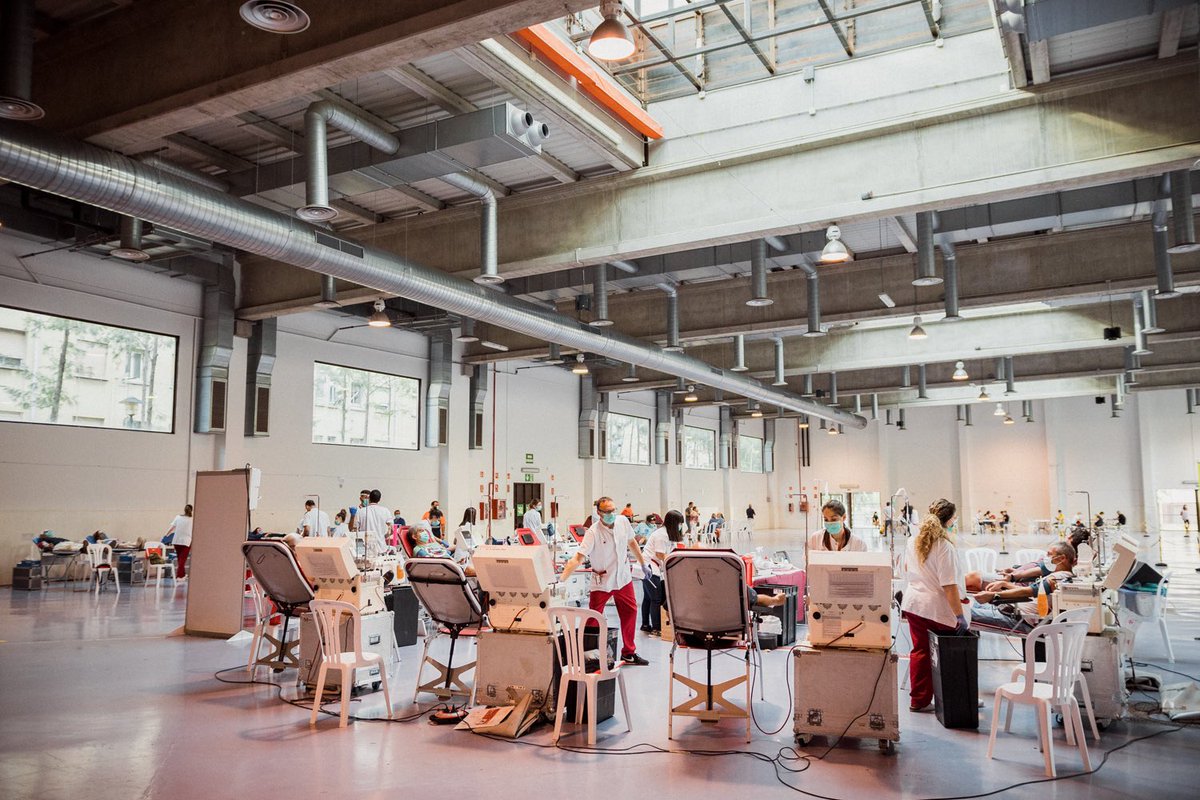 SantaTeclaTGN's tweet photo. 🩸 Durant el dia, fins a les 21 h, es fa la #MSangTgn i Plasma al recinte firal @palautgn, un acte solidari que organitza el Banc de Sang i Teixits amb l’Associació de @donarsang del Tarragonès i el @TGNAjuntament.

📸 https://t.co/GNbm53zrau 
📷 @marccolilla #SantaTecla700 https://t.co/Vvy5AqU19r