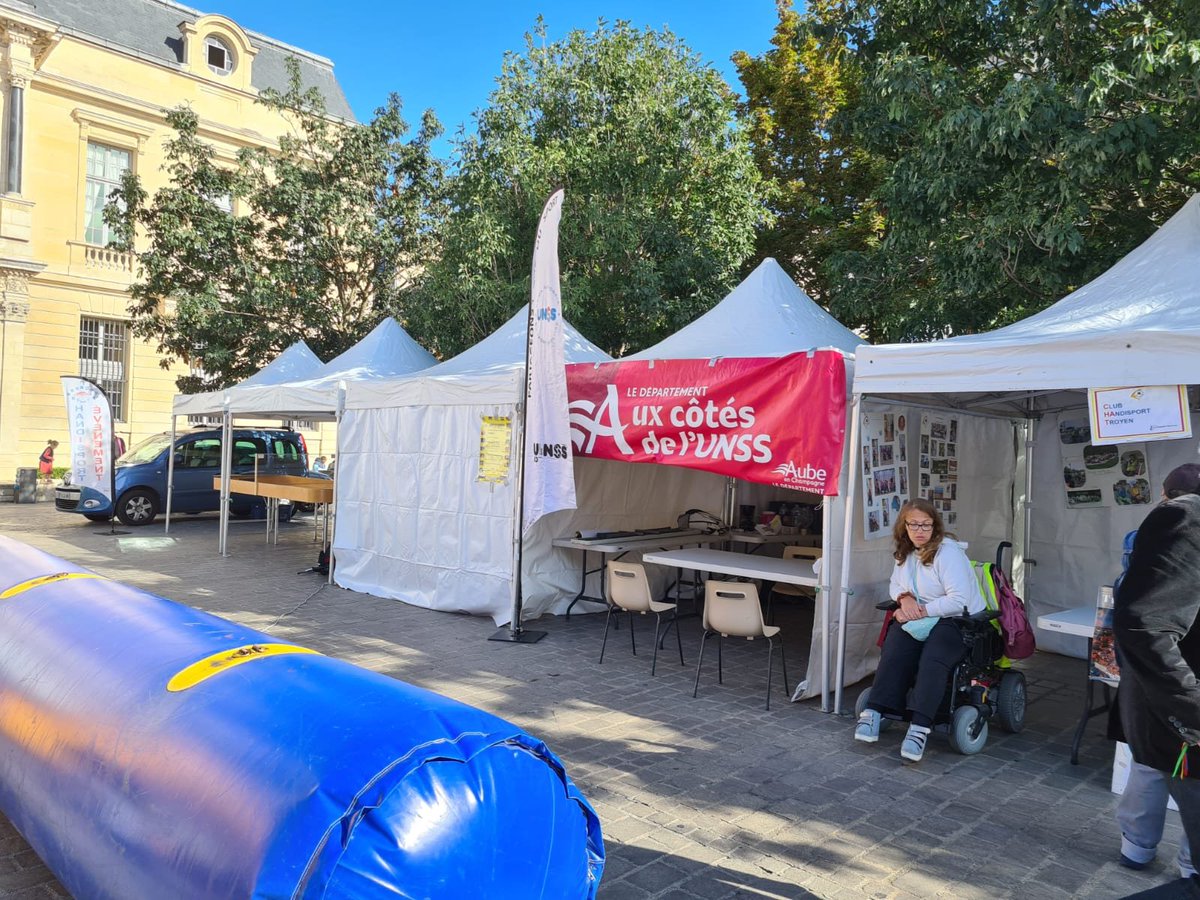 unssaube's tweet photo. L'unss aube présente à l'open handisport organisé par nos amis du comité départemental handisport et son président Pierre Soyer. 
#partageonsplusquedusport 
@unssaube @AubeDepartement https://t.co/KFr6conl54