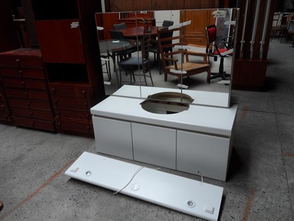 emmausghlin's tweet photo. Voici les nouveaux arrivages en magasin au 17 septembre '22 : https://t.co/kuRF1gVs1H. Les objets présentés peuvent trouver très vite des acquéreurs. 

Vente le mardi de 13h à 16h, le jeudi de 13h à 18h et le 2ème samedi du mois de 10h à 16h. 

Dépôt : mardi et jeudi de 9h à 12h. https://t.co/3EIK13EH7L