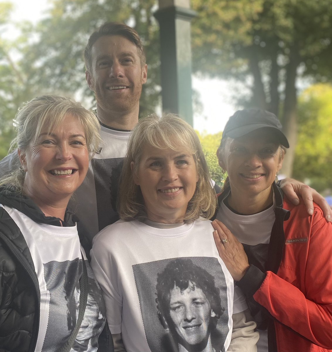 DeirdreGiblin1's tweet photo. Thrilled to participate in #TerryFoxRunIreland (as a walker) raising money for @IrishCancerSoc with Ambassador @NancySmyth_, Kate Hickey @IreCanBiz, Stew Patterson TDS, @AlisonHodgson &amp; a great group of runners &amp; walkers from Canada, Ireland &amp; beyond #100daysofwalking https://t.co/x5OapwFyHX