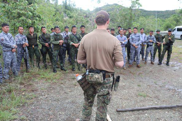 Partnerships that strengthen commitments in the Pacific region.
Soldiers explain, demonstrate, and train Philippine National Police and the Philippine Coast Guard Special Operation Force in a close quarter exercise. The Philippines and the United States have a continued interest