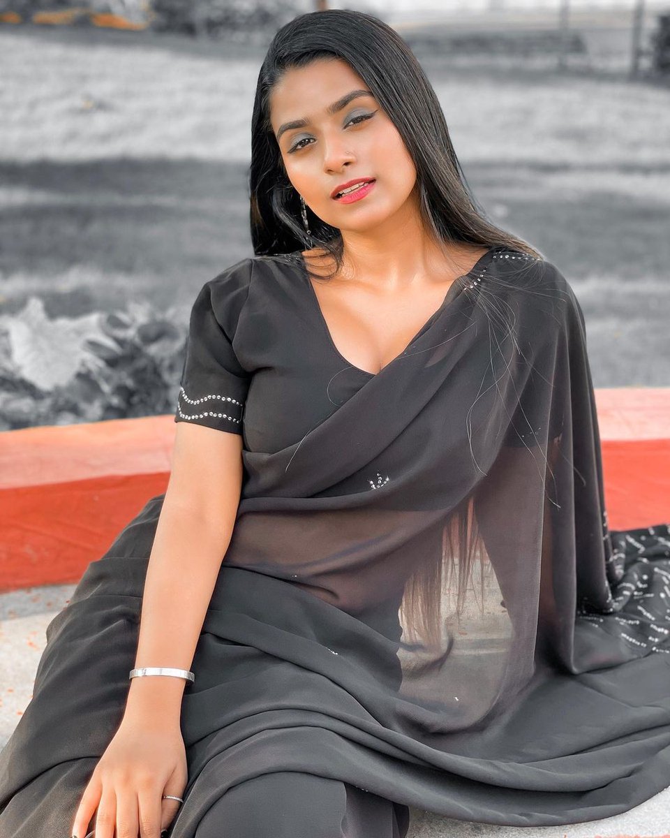 TheSuhuu's tweet photo. Follow :- @TheSuhuu 💥💥💥
.
#Suhuu #tranding #hot #model #bollywood #viral #viralpost https://t.co/gxkZ5clwHj