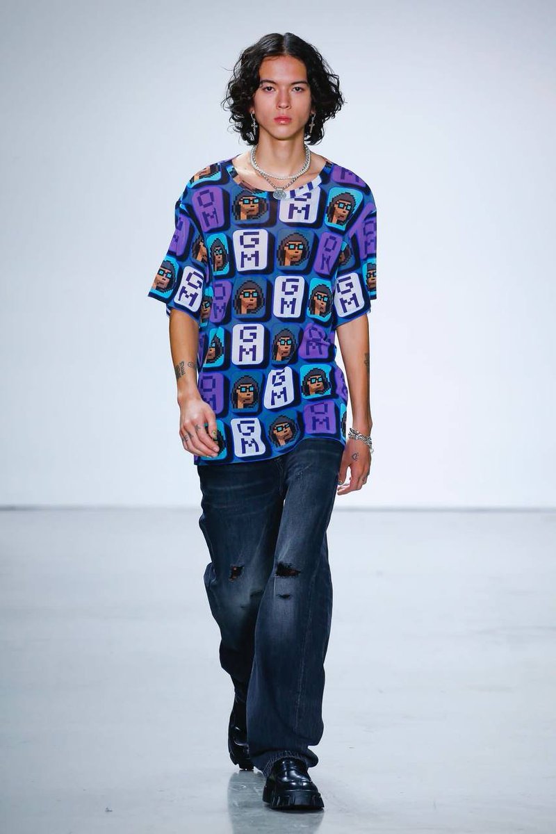 the official photo from <a href="/VivienneTam/">VIVIENNE TAM</a> of mahjong om gm 6529.

meme card should be coming out next week!