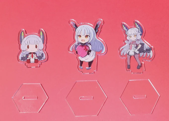 叢雲オンリーに持っていくアクスタが完成したわ……。 