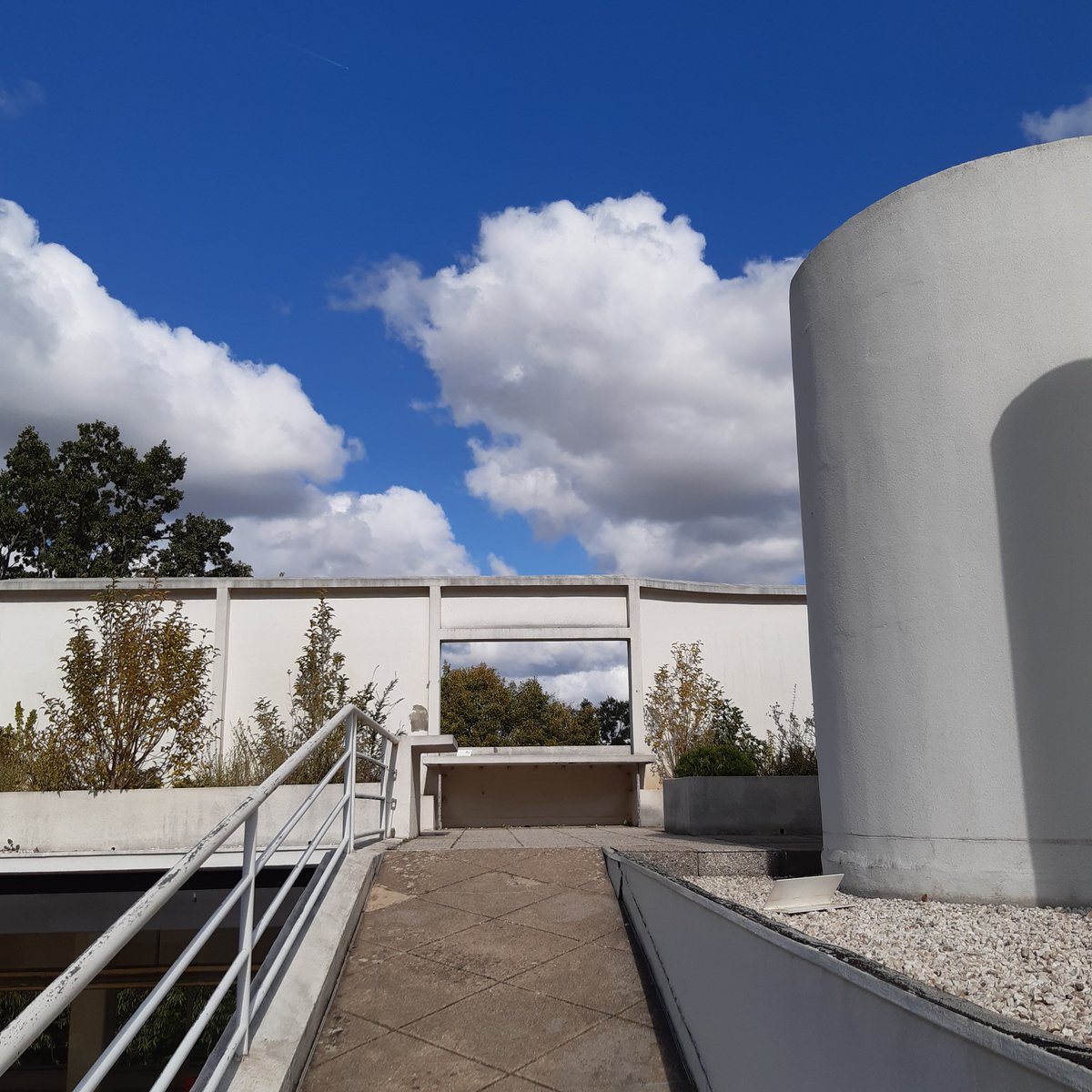 Virginie Gadenne (@virgadenne) on Twitter photo C'est une belle journée pour découvrir ou re-découvrir la villa#Savoye à l'occasion des <a href="/JEP/">Journéesdupatrimoine</a> qui accueille une exposition sur mesure par l'artiste Nathalie du Pasquier avec Yvon Lambert <a href="/FR_designweek/">France Design Week</a> C'est une belle journée pour découvrir ou re-découvrir la villa#Savoye à l'occasion des <a href="/JEP/">Journéesdupatrimoine</a> qui accueille une exposition sur mesure par l'artiste Nathalie du Pasquier avec Yvon Lambert <a href="/FR_designweek/">France Design Week</a>