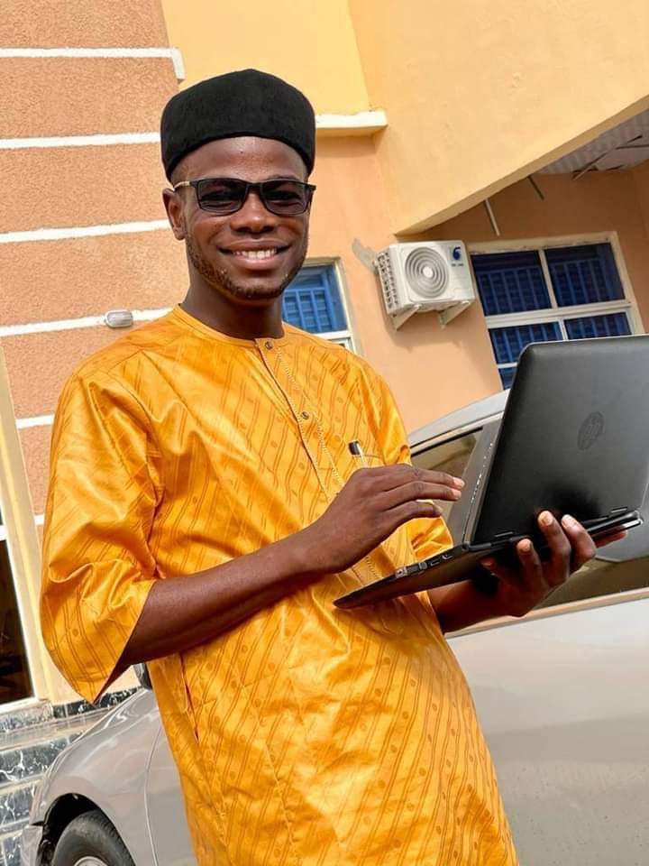 garbamzdamboa's tweet photo. GODIYA MARAR ADADI GA MA HALLICCIN DUNIYA DA YA KADDARA SUNAN WA'YANNAN HAZIKAN MUTANE A CIKIN JADAWALIN MASU GUDANARWA NA TARO ME ZUWA.#FATAN ALKAIRI #HABU_KALE AND CM #MAHMUD_MUHAMMAD https://t.co/1XRGZSF1Et