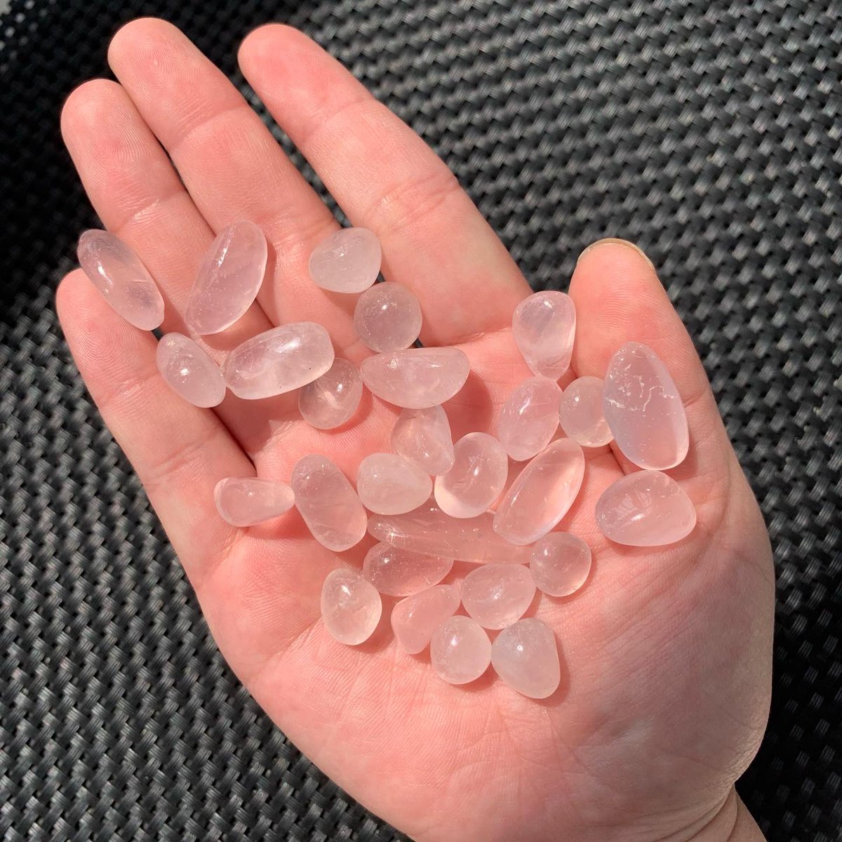 rockeastgem's tweet photo. Good Rose Quartz GravelAbove 2kg,10usd per kg

#rosequartz #rosequartzgravel #rosequartzcrystal #crystalforsale #crystallove #crystals #crystalwholesale https://t.co/EEvChny346