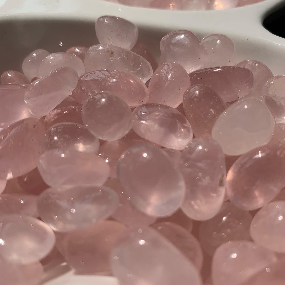 rockeastgem's tweet photo. Good Rose Quartz GravelAbove 2kg,10usd per kg

#rosequartz #rosequartzgravel #rosequartzcrystal #crystalforsale #crystallove #crystals #crystalwholesale https://t.co/EEvChny346