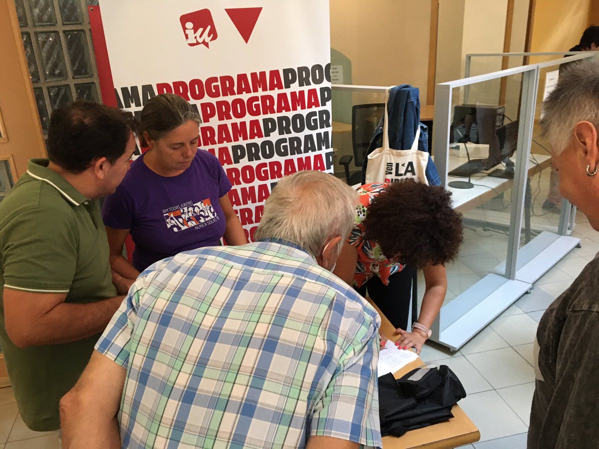 🔛Comenzamos la Jornada Programática con nuestra militancia,  movimientos sociales, sindicatos… llegados de todos territorios. 

Junt@s damos el primer paso para elaborar colectivamente el #IUPrograma2023 porque otro Aragón es posible.
