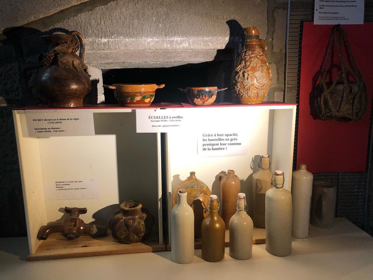 clubhistorique's tweet photo. [Journées européennes du patrimoine]
À découvrir dans La Galerie - abbaye de Mozac samedi et dimanche, 10 h - 12 h / 14 h - 19 h, exposition La poterie, terre d’histoire, par le Club historique mozacois. Entrée libre. 

#mozac #JEP2022 #abbayedemozac #poterie @PaysRlv @RLV_agglo https://t.co/lyc2bCOQ1F