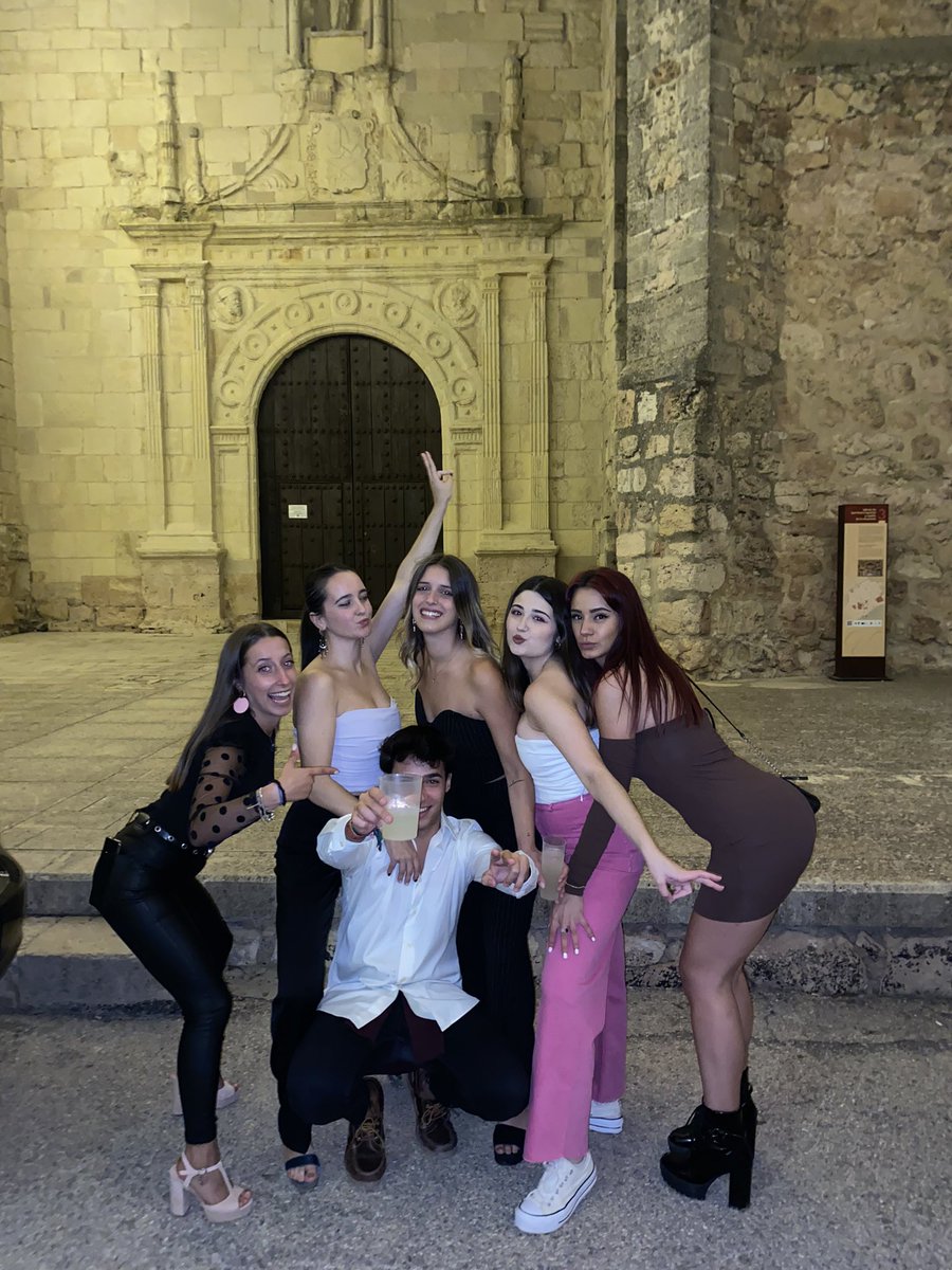 claudiaacabello's tweet photo. m hacéis tan feliz💖 https://t.co/Wb76YGEzpb
