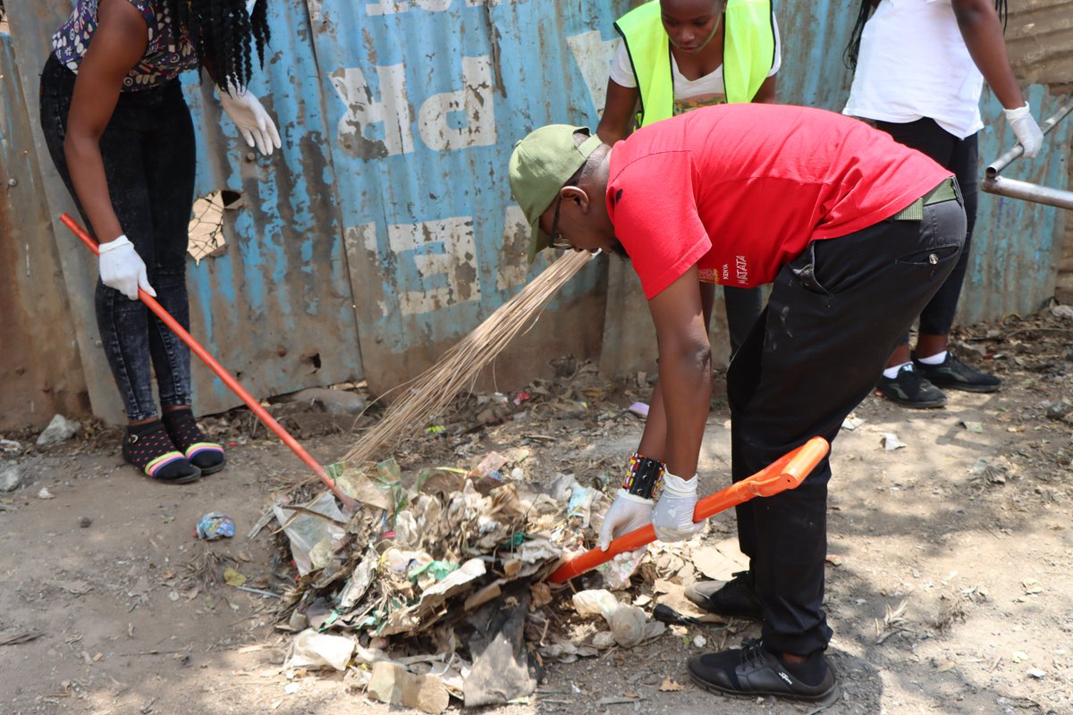 KAM_Kenya's tweet photo. In a a circular economy, environmental & economic concerns converge for the good of all.
KAM in partnership with @ClubsWildlife, @kcauniversity and @KenyaUtalii has today commemorated #worldcleanupday at Still I Rise International School.
#TrashRightRecycleRight
#letsdoitworld https://t.co/3VuV9Czboy