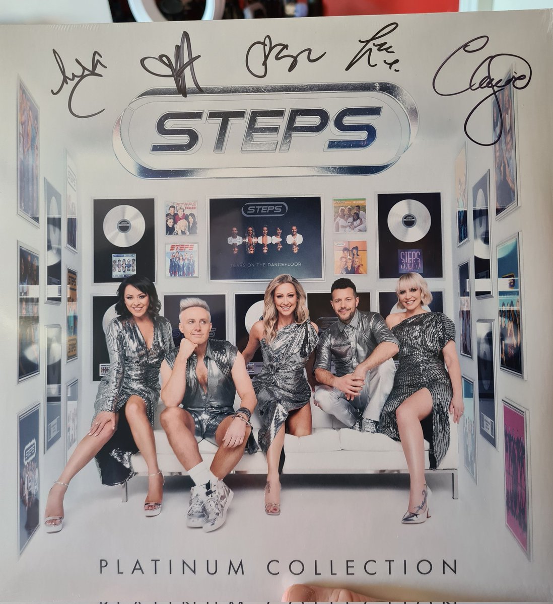ShayLFC9's tweet photo. I am one happy boy today @OfficialSteps @llatchfordevans @_ClaireRichards @LSLofficial @Faye_Tozer @Ianhwatkins #theplatinumcollection #steps #25yearsofsteps https://t.co/c7tCa40agQ